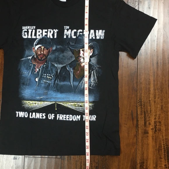 Tim McGraw/ Brantley Gilbert Two Lanes Of Freedom 2013 Tour Black T-Shirt Medium - Picture 5 of 7